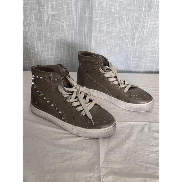 Teagan B Shoes - Women's‎ Teagan B Sneakers Size 8 Gray